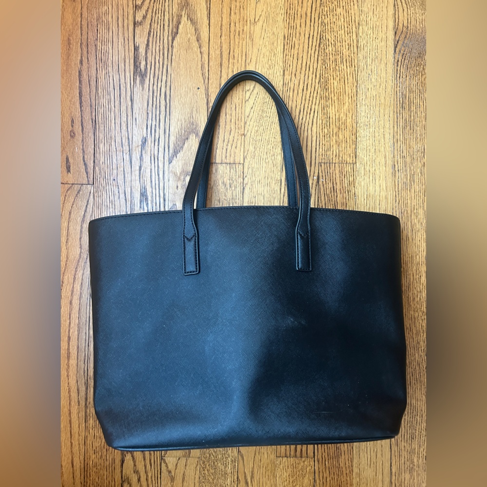 Marc Jacobs Logo Black Tote - Picture 3 of 3